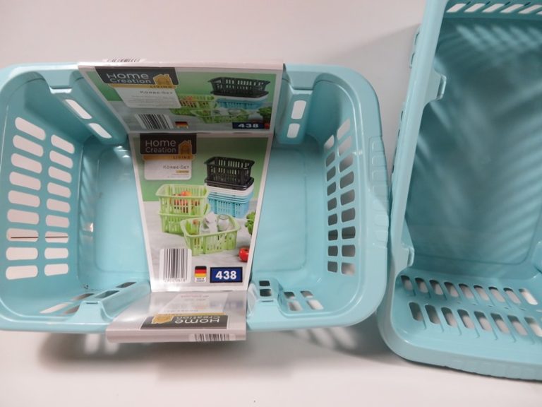 Blaue Körbe zur Aufbewahrung