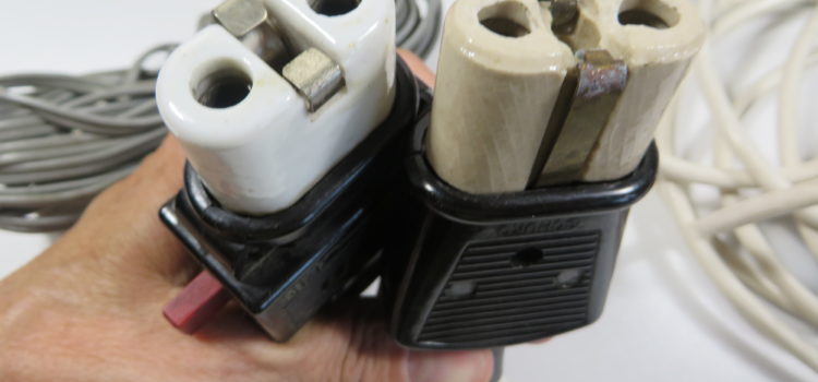 Sehr alte Elektrogeräte entsorgen Sehr alte Stecker